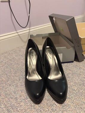 Apt. 9 Black Pointed Toe Women's Pumps